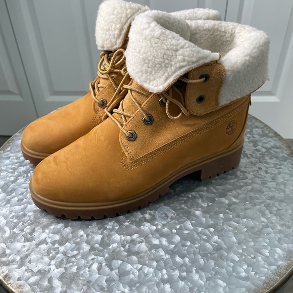 Timberland 6.5-Inch Waterproof Faux Fur Lined Boot (Women’s) Rarely used. - Picture 3 of 10